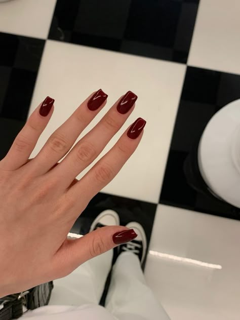 Short Red Wine Nails, Burgundy Square Nails, Wine Red Acrylic Nails, Easy Easter Nail Designs, Square Nails Red, Red Wine Nails, Christmas Burgundy, Nails Designs Ideas, Burgundy Nail Designs