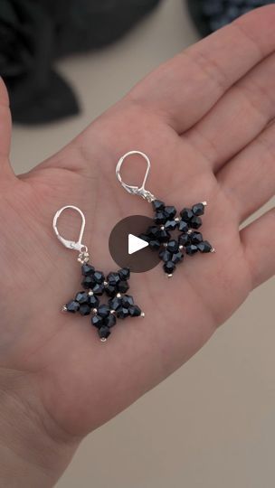 Goth Earrings Diy, Goth Jewelry Diy, Easy Beading, Gothic Jewelry Diy, Witchy Earrings, Idea For Halloween, Beaded Star, Goth Earrings, Beaded Earring