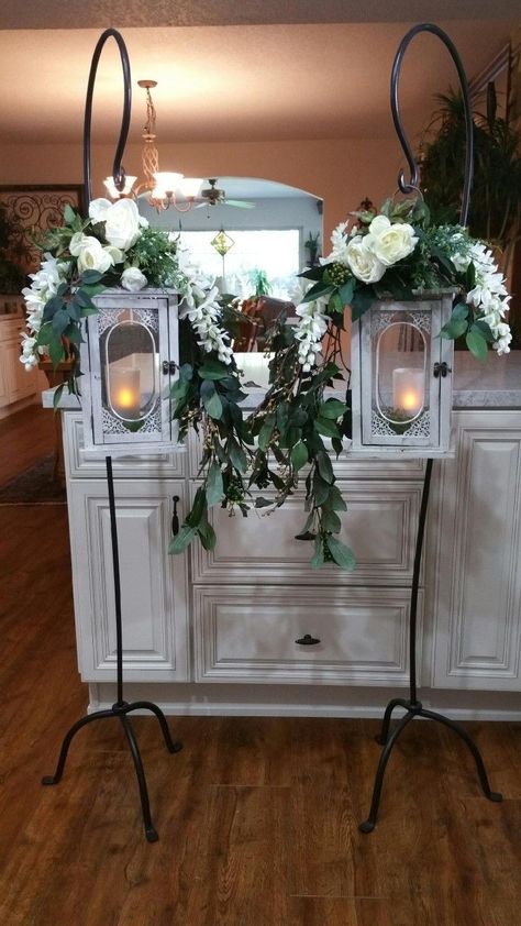 2 or 4 tall Shepherd hooks W/ lanterns to go on the gazebo next to bride and groom & at the beginning of the aisle walkway. Floral Lantern Decor, Trellis Wedding, Ceremony Decorations Church, Wedding Trellis, Wedding Church Aisle, Wedding Walkway, Church Aisle, Wedding Isles, Tafel Decor