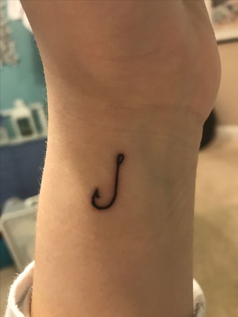 Dainty Fish Hook Tattoo, Tiny Fish Hook Tattoo, Simple Fish Hook Tattoo, Simple Fishing Tattoos For Women, Cute Fishing Tattoos, Hook Tattoo For Women, Fish Hook Tattoo Women, Fish Hook Tattoos, Fishhook Tattoo