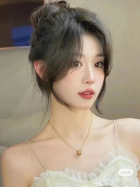 Korean Long Hairstyle, Layers For Long Hair, Pretty Hair Cuts, Hairstyle Ideas Easy, Long Hairstyle Ideas, Hair Style Korea, Hair Inspiration Long, Haircut Inspo, Bangs With Medium Hair