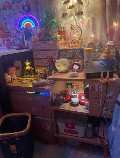 Aesthetic Room Loft Bed, Korean Loft Bed, Aesthetic Room Indie, Aesthetic Rooms Led Lights, Aesthetic Room Anime, Aesthetic Room Plants, Loft Bed Aesthetic Room, Floating Loft Bed, Loft Bed Aesthetic