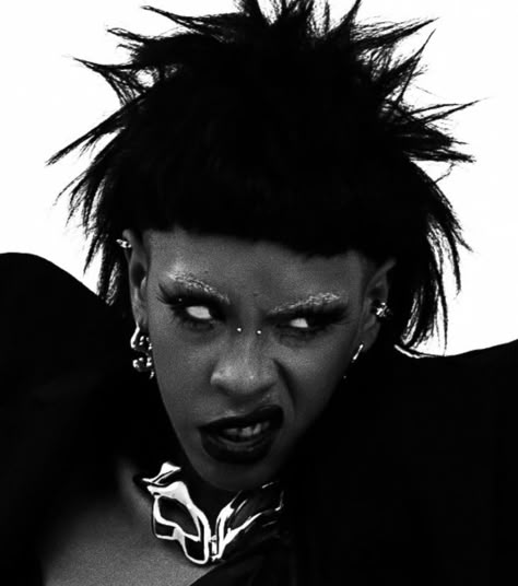 Wolf Photoshoot, Masc Hairstyles, Afro Punk Outfits, Punk Photoshoot, Beyonce Rihanna, Afro Goth, Modern Vampires, Punk Aesthetic, Black Punks