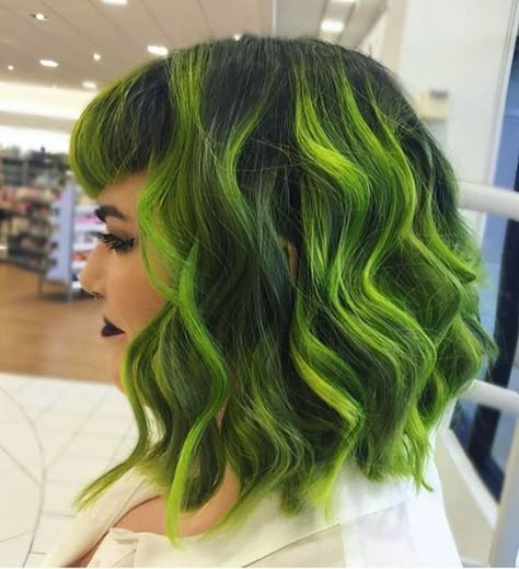 20 Ways to Rock Green Hair Green And Black Hair, Black And Green Hair, Neon Green Hair, Hair Color Unique, Green Wig, Hair Color Highlights, Short Hair Color, Penteado Cabelo Curto, Permanent Hair Color