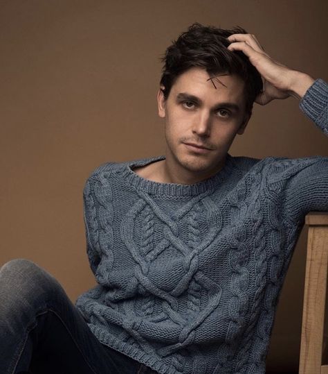 Antoni Porowski, Hipster Haircuts For Men, Messy Hair Look, Hipster Haircut, Hipster Dress, Hipster Hairstyles, Hipster Looks, Asian Men Hairstyle, Great Beards