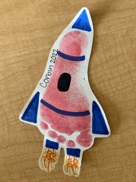 Infant Fourth Of July Art, Science Crafts For Infants, Space Themed Activities For Babies, Rocket Footprint Craft, Space Infant Crafts, Infant Space Crafts, Space Toddler Crafts, Space Art For Toddlers, June Footprint Art