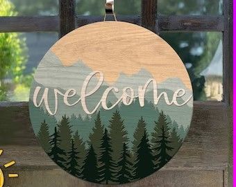 Beach Welcome Sign, Beach Door Hanger, Door Rounds, Wooden Rounds, Beach Door, Circle Signs, Everyday Crafts, Door Hanger Svg, Spool Crafts