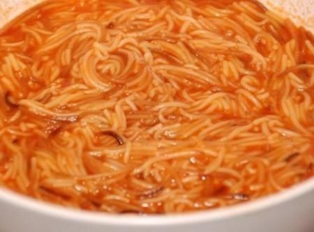 Fideo - the easy way Recipe Dorm Foods, Mexican Fideo, Mexican Sopa, Fideo Recipe, Mexican Stuff, Ground Beef Recipe, Mexican Soup, Veggie Meals, Yummy Meals