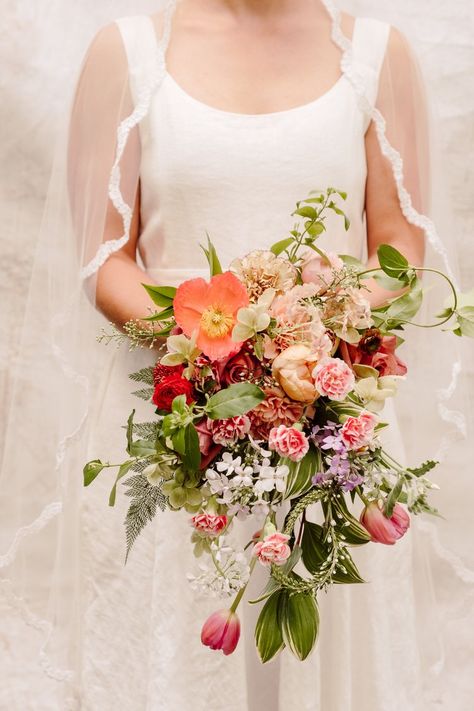 Simple Cascading Wedding Bouquets, Small Cascade Wedding Bouquet, Small Cascading Wedding Bouquets, Nikah Bouquet, Droopy Wedding Bouquet, Summer Cascade Bouquet, Small Cascade Bouquet, Bridal Bouquet Cascade, Wildflower Cascade Wedding Bouquet