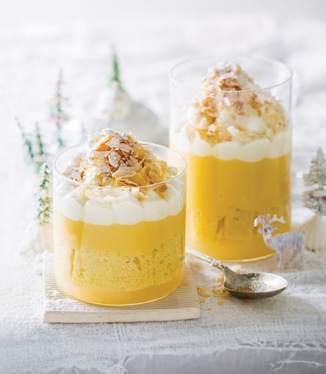 Layered Parfait Desserts, Mango Parfait Desserts, Autumn Parfait, Dessert Mango Float, Mango Pudding Photography, Christmas Desert Recipes, Mango Parfait, Christmas Trifle, Recipe Mango