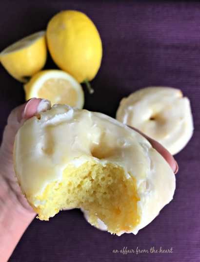 Fluffy Lemon Cake, Donuts Aesthetic, Donuts Donuts, Homemade Donuts Recipe, Baked Donut Recipes, Donuts Recipe, Lemon Glaze, Homemade Donuts, Doughnut Recipe