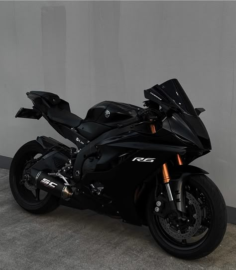 yamaha  . . .#lovelife #yamaha #black #motor Matte Black Sports Bike, Super Sport Bikes, Motorcycle Racer Aesthetic, Black R6 Yamaha, Black Sports Motorcycle, Motorbike Yamaha R6, Blacked Out Motorcycle, Yamaha R125 Black, Black Motorbike Aesthetic