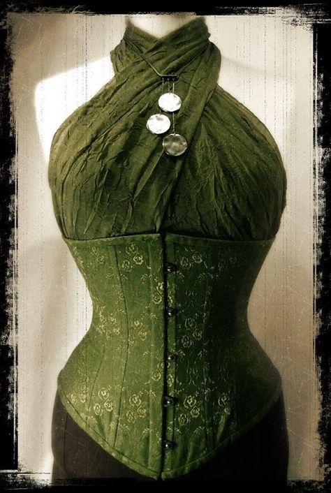 Love this! Green corset. Great way to alter an underbust corset. Moda Steampunk, Mode Steampunk, Green Corset, Steampunk Costume, Underbust Corset, Fantasy Costumes, Elder Scrolls, Steampunk Fashion, Fantasy Clothing