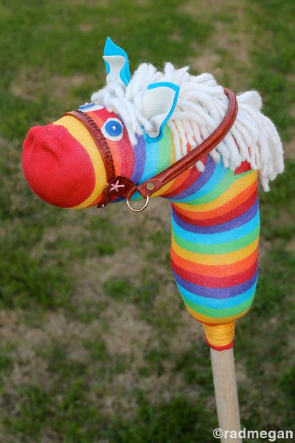 DIY: Sock Hobby Horses - Radmegan Diy Sock Toys, Unicorn Diy, Hobbies For Couples, Stick Horses, Finding A Hobby, Hobby Horses, Animal Fun, Sock Toys, Sock Crafts