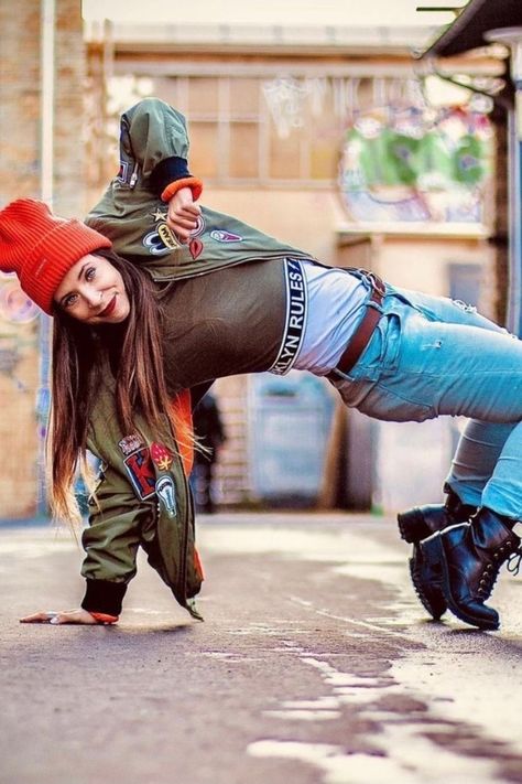 Hip Hop Dance Photography, Hip Hop Poses, Street Dance Outfit, Chica Hip Hop, Hip Hop Photoshoot, Hip Hop Dance Poses, Dancers Among Us, Dance Photoshoot, Dance Photo Shoot