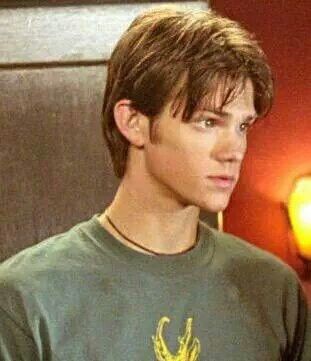 Cowboy Jared Padalecki, Jared Padalecki 2000s, Jared Padalecki Hair, Dean Gilmore Girls Aesthetic, Jared Padalecki Gilmore, Dean Forester Aesthetic, Jared Padalecki 90s, Jared Paladecki, Young Jared Padalecki