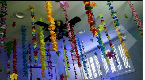 Hoco Decorations, Homecoming Hallways, Mosaics For Kids, Hawaii Themed Party, Water Birthday, Hawaii Theme, After Prom, Hawaiian Lei, Prom 2024