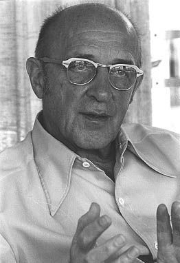 Why Carl Rogers' Person-Centered Approach is Still Relevant Three reasons why Carl Rogers was way ahead of his time Carl Rogers Quotes, Theories Of Personality, Humanistic Psychology, Carl Rogers, Communication Theory, Student Centered Learning, Abraham Maslow, American Psychological Association, Ted Talk