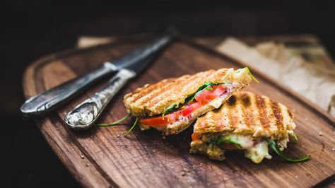 Basil Butternut Grilled Cheese Latino Food, Meat Chili, Pizza Burger, Italian Sandwich, Traditional Italian Dishes, Pizza Flavors, Onion Relish, Crazy Cakes, Quick Lunches