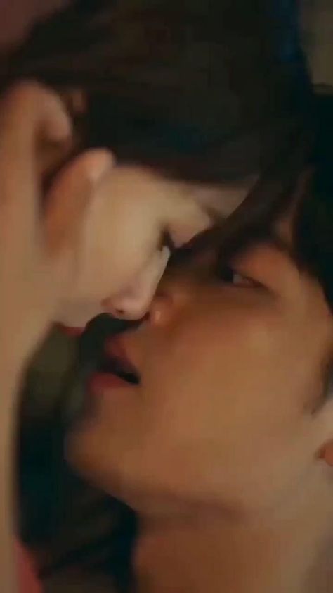 Chinese - The Oath of Love (2022) Romance Movie Scenes, The Oath Of Love, Oath Of Love, Drama Name, Korean Drama Romance, Drama Ideas, Romantic Kiss, Korean Drama Quotes, Cute Couples Cuddling