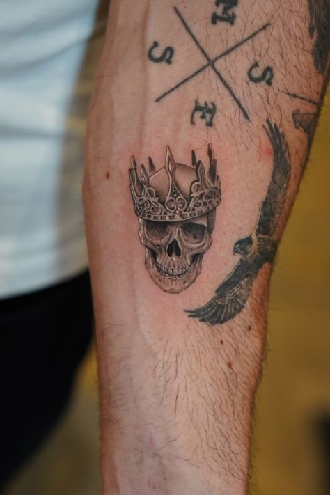 Skull Cross Bones Tattoo, Small Skull Tattoos For Men, Skull Crown Tattoo, Skull With Crown Tattoo, Simple Skull Tattoo, Heavy Crown, Small Skull Tattoo, Skull With Crown, Bone Tattoos