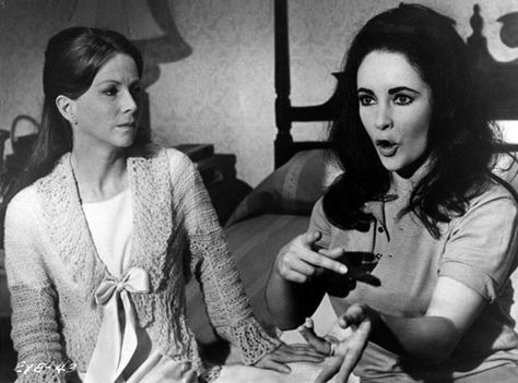 Julie Harris and Elizabeth Taylor in Reflections in a Golden Eye Julie Harris, Dark Blue Eyes, Golden Eyes, British American, Golden Age Of Hollywood, Elizabeth Taylor, Golden Age, American Actress, Blue Eyes