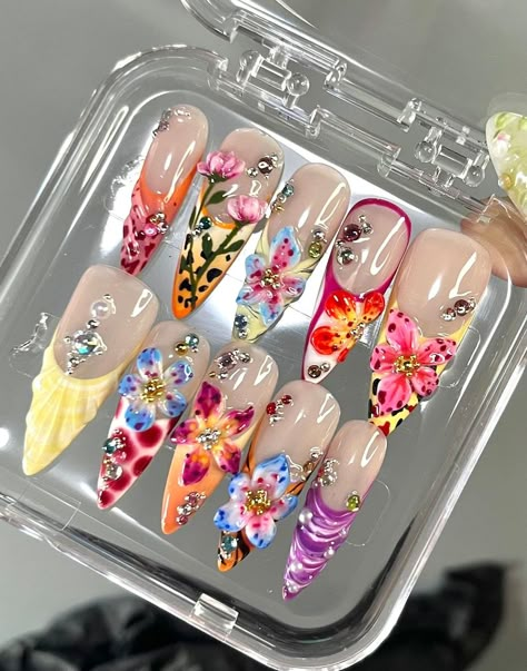 Floral Press-on Nails/custom Press on Nails/handmade Nail/sasinanail/y2k/ 3D Floral Nail/summernail - Etsy Thailand Nail Salon Aesthetic, Nail Flowers, Y2k 3d, Ocean Flowers, Cruise Nails, Best Press On Nails, August Nails, Flowers Autumn, Custom Press On Nails