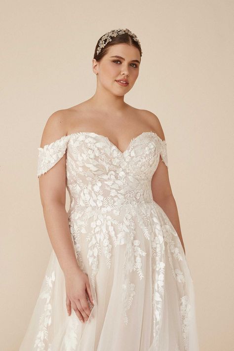 Justin Alexander - Style 88219PS: Tulle Plus Size A-Line Gown with Off-The-Shoulder Detachable Straps Plussize Weddingdress, Plus Size 2023, Wedding Dress Off The Shoulder, Plus Size Ball Gown, Wedding Dresses Sweetheart Neckline, Plus Size Wedding Dress, Wedding Gown Inspiration, Plus Size Wedding Gowns, Lace Ball Gowns