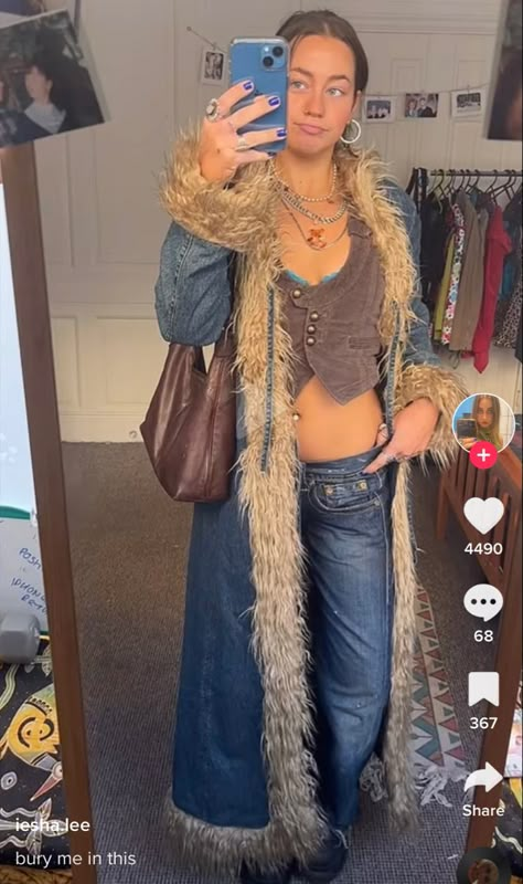 Denim Afghan Coat Outfit, Denim Penny Lane Coat, Afgan Coat Outfit, Fur Trim Coat Outfit, Penny Lane Coat Outfit, Cooler Style, 70s Outfits, Fall Fits, Coat Outfits