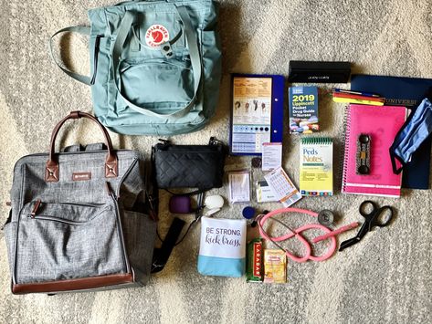 Nurse Bag Aesthetic, Clinical Bag Essentials, Whats In My Nursing School Bag, Nursing Students Bag, Whats In My Clinical Bag Nursing Schools, Nurse Bag For Work, Nursing School Bag, Clinical Bag Nursing Student, Cna Tips