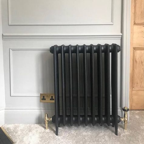 The House that Black Built! Who said black is the new black? Well, the wonderful Chelsea Stonier is a definite convert looking at her great Insta account journey showing the renovation of her Victorian house. Our Art Nouveau decorative cast iron radiators seem to have fitted in well in their matt black topcoat finish. If you are looking for some seriously style ideas for your property, then Insta @thehousethatblackbuilt is a great starting point we think. Radiators Living Room, Hallway Landing, Entrance Hall Decor, Victorian Radiators, Cast Iron Radiator, Iron Radiator, Panelling Hallway, Traditional Radiators, Black Radiators