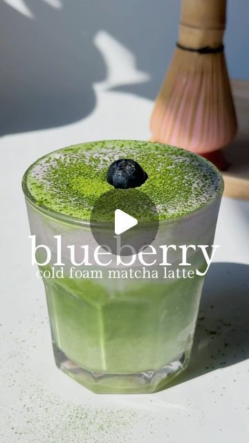 nguyet ౨ৎ ₊˚⊹ on Instagram: "🫐🍵 blueberry cold foam matcha latte

- 3tbsp heavy cream + 2tbsp milk + 1tbsp blueberry syrup (homemade)
- matcha ~2tsp + 45ml of 175F water 
- milk ~120ml 

#homecafe #matchalover #aestheticdrinks #blueberry #matchaoftheday" Blueberry Syrup, Cold Foam, Matcha Latte, Heavy Cream, Syrup, Matcha, Milk, Cafe, Drinks