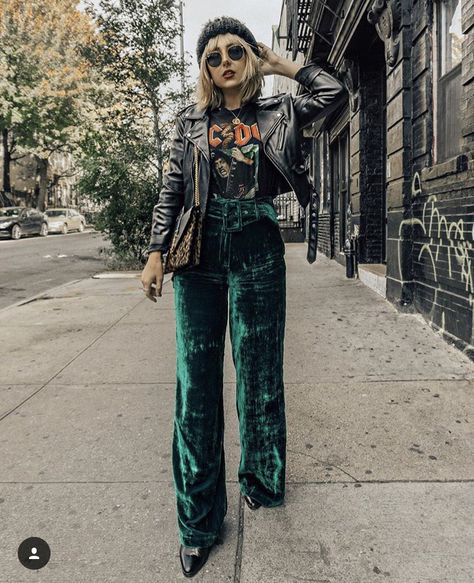 Green Velvet Outfits For Women, Velvet Pants Street Style, Green Velvet Flare Pants Outfit, Green Velour Pants Outfit, Green Velvet Pants Outfits Winter, Velvet Green Pants Outfit, Flare Velvet Pants Outfit, Outfits With Velvet Pants, What To Wear With Velvet Pants