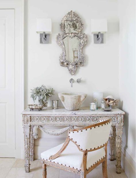 Tara Shaw, Beautiful Bathroom Decor, Veranda Magazine, Neoclassical Design, French Country Bathroom, New Orleans Homes, Mirror On The Wall, European Antiques, French Country House