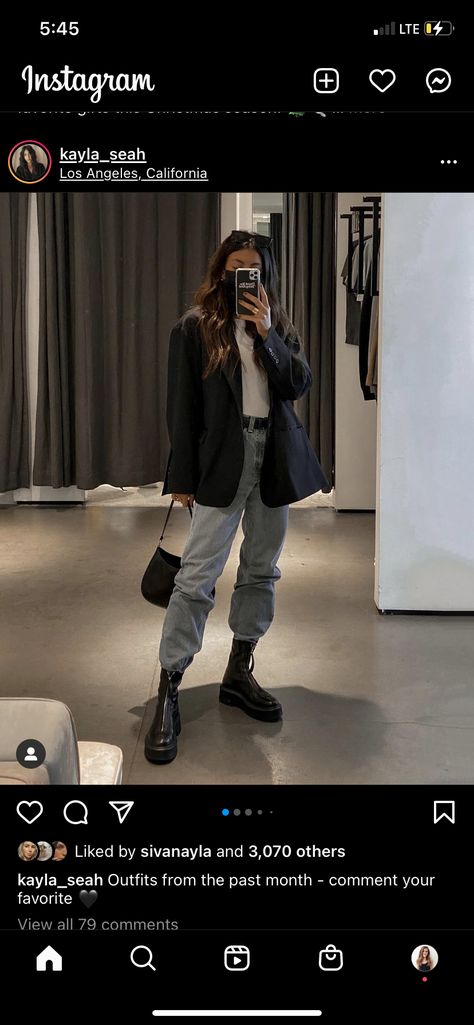 Baggy Pants Boots Outfit, Baggy Jeans Tucked Into Boots, Baggy Jeans And Boots Outfit, Baggy Jeans With Boots, Outfits With Black Ankle Boots, Baggy Jeans Outfit Winter, Jeans With Boots, Outfit Wishlist, Baggy Jeans Outfit