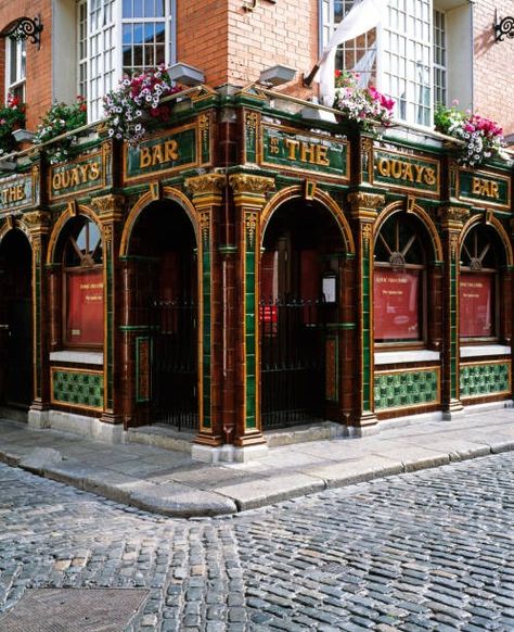 1,427 Irish Pub Exterior Stock Photos, High-Res Pictures, and Images - Getty Images Irish Pub Exterior, Pubs Aesthetic, Irish Pub Aesthetic, Pub Exterior, Irish Pub Interior, Irish Pub Design, Scottish Pub, Irish Bar, Pub Interior