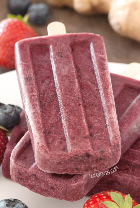 Ginger Berry Popsicles {fruit-sweetened, paleo, naturally gluten-free, vegan and dairy-free} Blueberry Popsicles, Fruit Popsicle Recipes, Easy Popsicle Recipes, Fruity Popsicles, Homemade Fruit Popsicles, Berry Popsicles, Easy Popsicles, Healthy Popsicles, Yogurt Popsicles