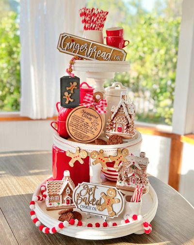 25 Adorable Gingerbread Christmas Decor Ideas - Craftionary Christmas Tray Ideas, Gingerbread Tiered Tray, Gingerbread Christmas Decor, Christmas Tray, Ginger Bread Cookies Recipe, Cookie Company, Gingerbread Men, Tray Set, Decorating Inspiration