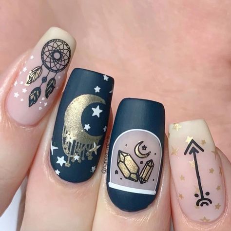 1,263 Likes, 22 Comments - Hannah (@hannys_manis) on Instagram: “*PR* Boho chic nails using the new @uberchicbeauty “Boho Chic” stamping plate! 🌌🌙💙✨⁣ ⁣ I used:⁣ ⁣ 🌌…” Boho Almond Nails Bohemian, Boho Sun And Moon Nails, Boho Desert Nail Art, Bohemian Nail Art, Boho Nails Designs Bohemian, Nail Art Box, Nail Desk, Glitter Pigment, Glass Nails