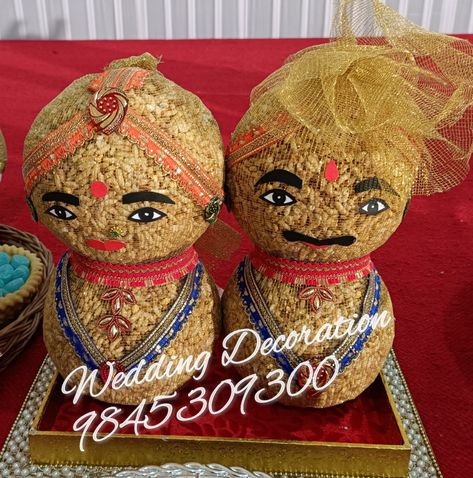 Rukhvat Ideas, Janmashtami Craft, Diy Engagement Decorations, Wedding Gifts Indian, Coconut Decoration, Wedding Gift Hampers, Wedding Platters, Thali Decoration, Indian Culture And Tradition