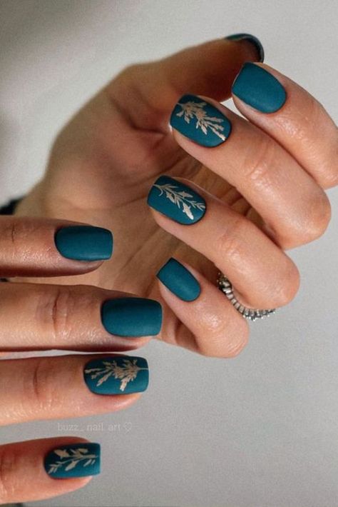 20 Flattering Teal Nail Designs To Fall In Love With Ink Blue Nail Designs, Dark Teal And Orange Nails, Teal Fall Nail Designs, Turquoise Fall Nails, Nail Designs Dark Colors, Fall Teal Nails, Moody Nail Designs, Cute Teal Nails, Teal Color Nails