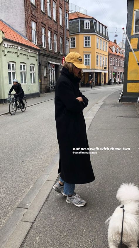 Moosgaard Twins, Cecilie Moosgaard, Mode Dope, Latina Outfits, Trendy Outfits Winter, Chic Coat, Going Viral, Fall Fits, Winter Fits