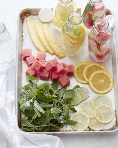 DIY Spa Day / Infused Spa Water from www.whatsgabycooking.com (@whatsgabycookin) Spa Food, Diy Spa Day, Whats Gaby Cooking, Spa Night, Infused Water Recipes, Fruit Infused Water, Spa Water, Fruit Water, Spa Day At Home