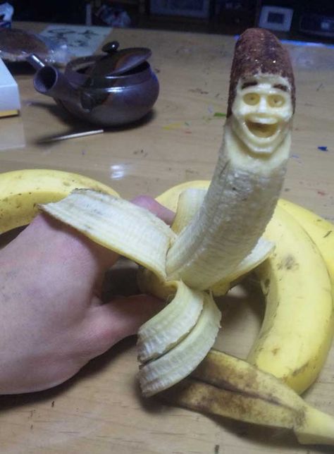 Banana sculpture by y_yamaden Creepy Sculptures, Chiquita Banana, Banana Man, Banana Art, Weird Pictures, Banana Split, Cooking Inspiration, Fruit Art, Weird Art