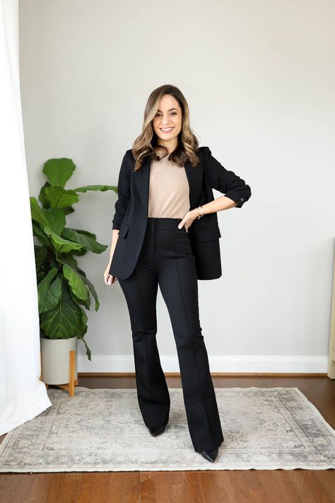 Black Blazer Outfit Work, Petite Work Outfits, Business Professional Women, Long Black Blazer, Petite Suits, Black Blazer Outfit, Business Professional Outfits, Elle Fashion, Blazer Outfits For Women