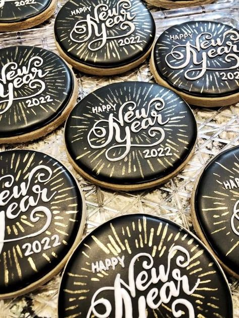 Nye Royal Icing Cookies, New Years Cookies Decorated 2024, Cookie Decorating New Years, Nye Sugar Cookie, New Years Eve Cookie Ideas, New Years Sugar Cookies Decorated, Nye Cookies Decorated, New Years Sugar Cookies Royal Icing, New Years Eve Cookies Decorated