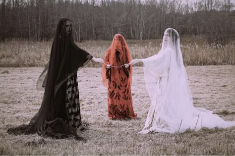 s1341.photobucket.com/user/Siobhan_Moore-Whelan/profile/ Three Women, 다크 판타지, Season Of The Witch, Beltane, Witch Aesthetic, Witchy Woman, Witchy Vibes, + Core + Aesthetic, Coven