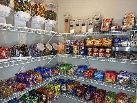 Pantry Full Of Snacks, Fully Stocked Pantry, Snacks In Pantry, Stocked Pantry Goals, Snack Storage Ideas, Walk In Pantry Organization, Snack Pantry, Snacks Pantry, Pantry Restock