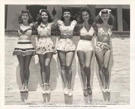 1950s Swimwear, Retro Bathing Suits, Vintage Bathing Suits, Vintage Swim, Look Retro, Vintage Swimwear, Vintage Swimsuits, 40s Fashion, Retro Mode