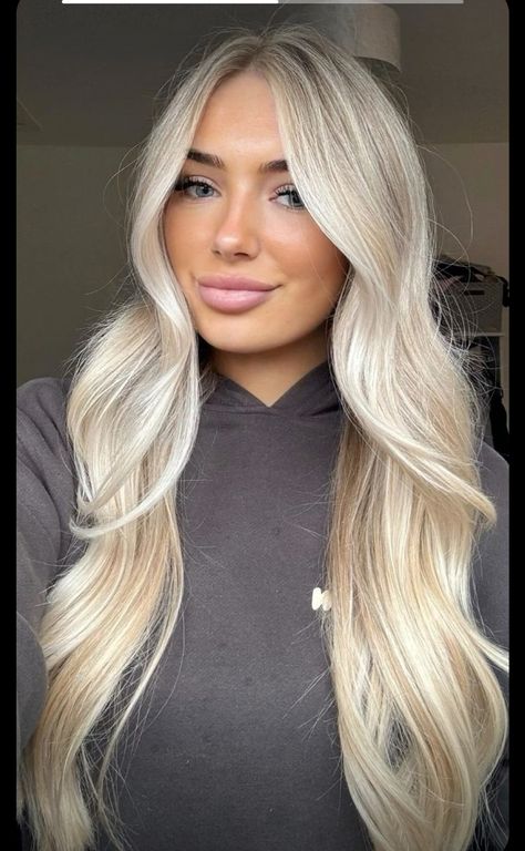 Bright Blonde Hair With Shadow Root, Bday Hair, Warm Blonde Hair, Perfect Blonde Hair, Bright Blonde Hair, Blonde Extensions, Wedding Hair Colors, Summer Blonde Hair, Red Blonde Hair